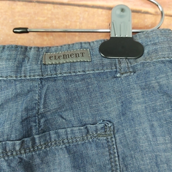 🍄3/50$🍄 Element chambray light denim shorts size 28 - Picture 3 of 6